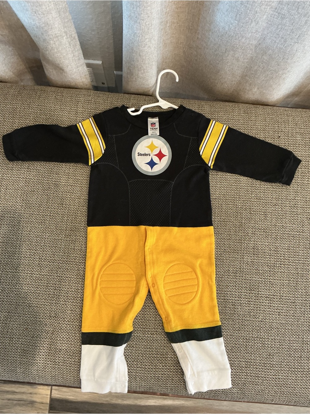 VINTAGE  NFL Steelers Baby One-Piece Romper - Black & Gold